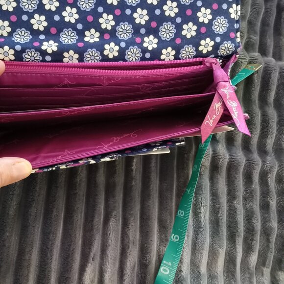 NWOT Vera Bradley Travel Wallet - Picture 4 of 4